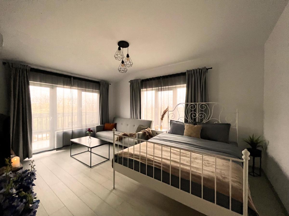 Superb Apartment 35 Voucere Vacanta Zero74Unu236Optsute ياش المظهر الخارجي الصورة